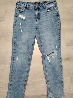 Judy Blue Medium Wash Distressed Boyfriend Jeans. Size 13/31. Waist - 32 Inches